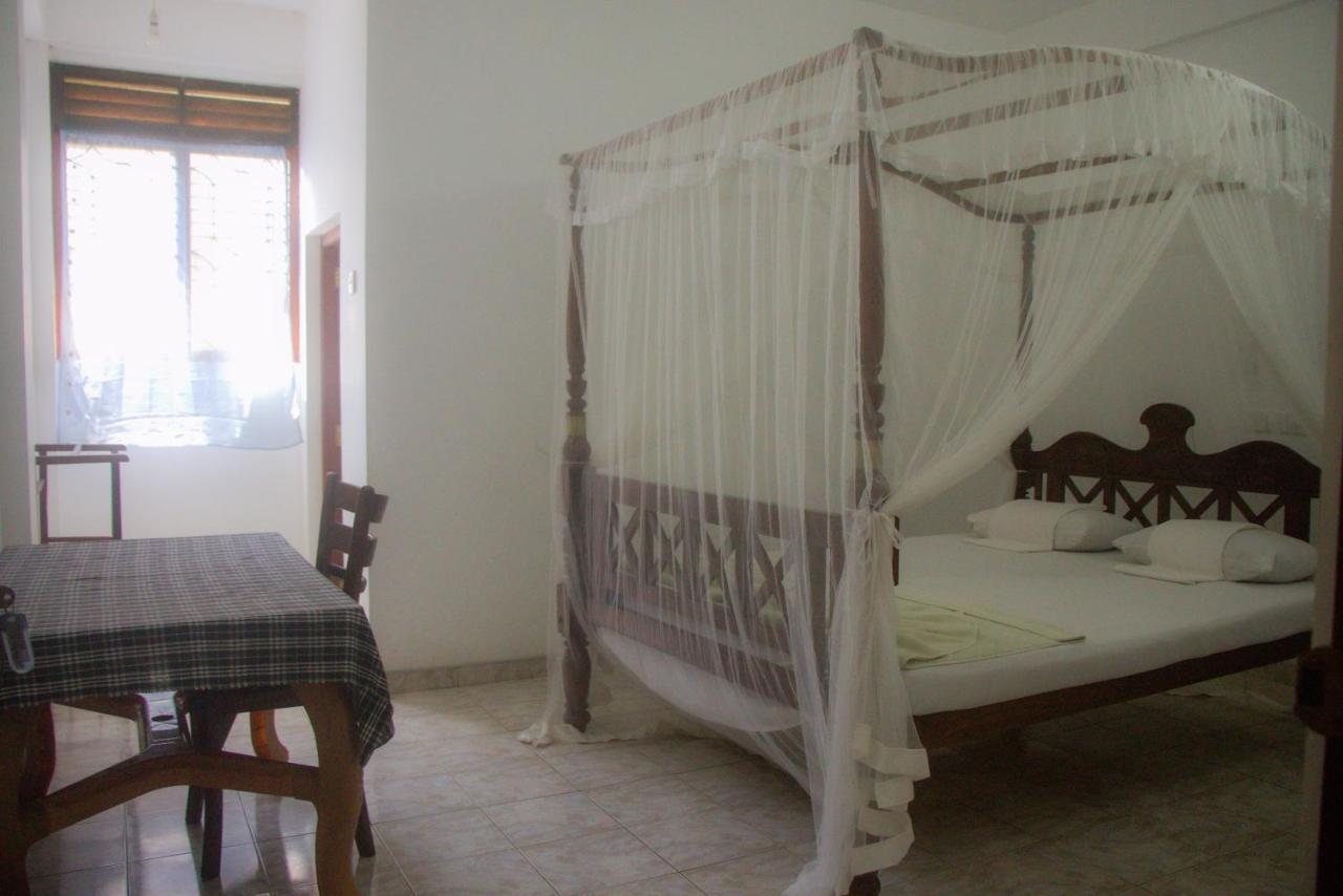 Jungle View Guesthouse Unawatuna Esterno foto